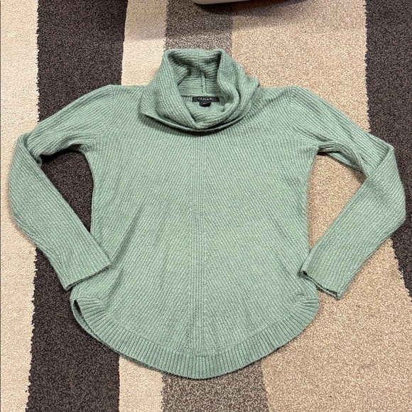 Tahari Sage green sweater Women’s size small - Picture 1 of 4